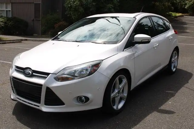 2013 Ford Focus 5 Door Hatch Titanium's photo