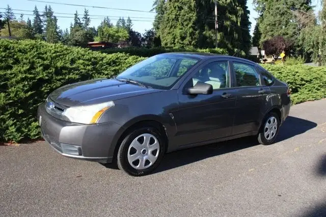 2010 Ford Focus SE photo 1