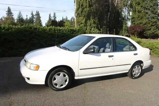 1998 Nissan Sentra GXE Auto's photo