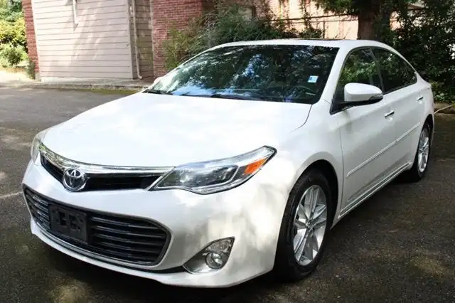 2015 Toyota Avalon XLE Premium's photo
