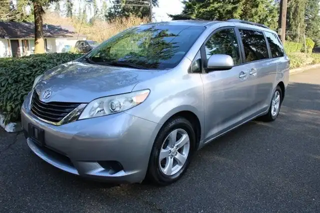 2011 Toyota Sienna LE V6 8-Passenger's photo