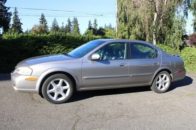 2000 Nissan Maxima GXE 4AT's photo
