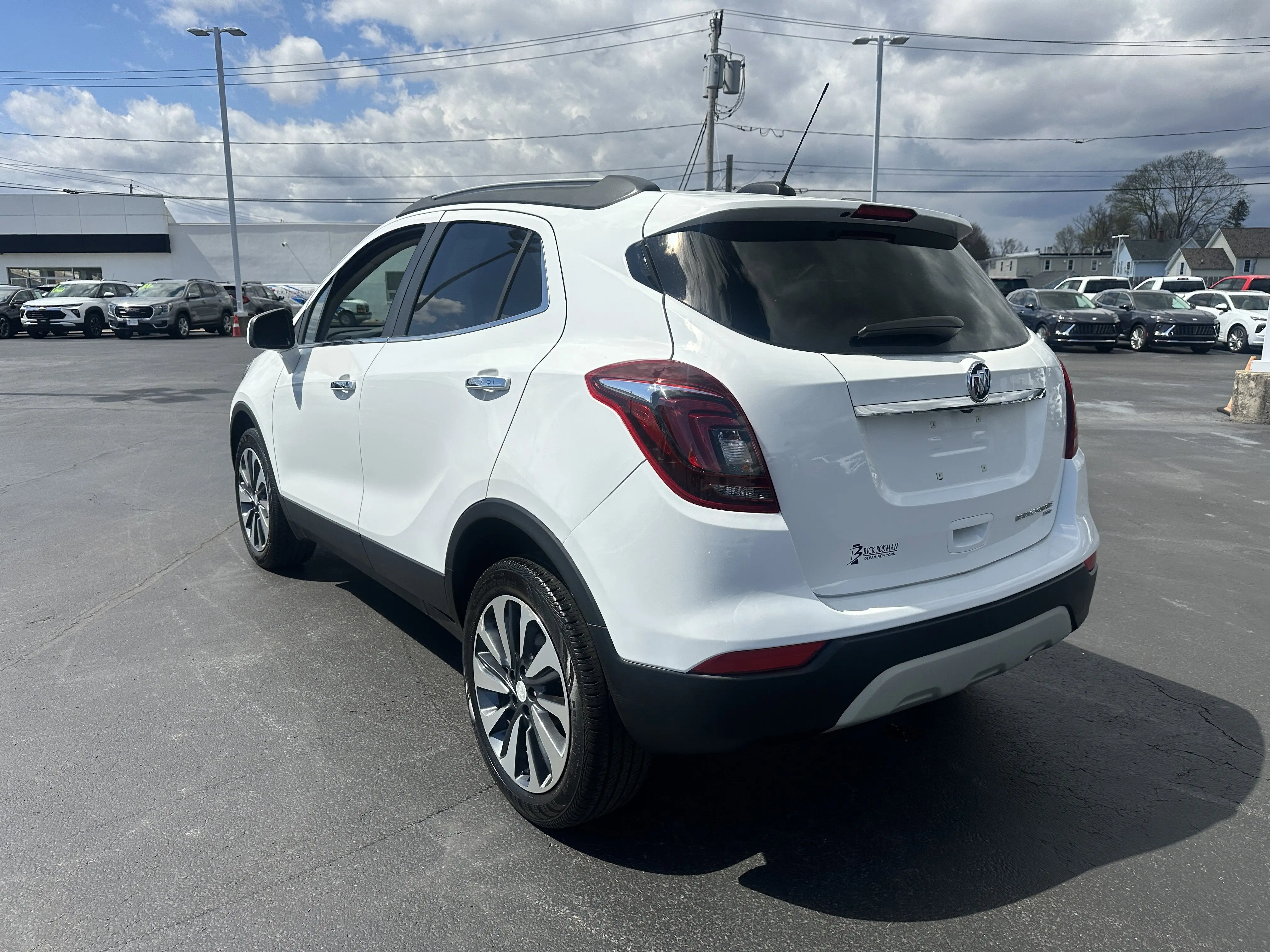 2022 Buick Encore Preferred AWD photo 3