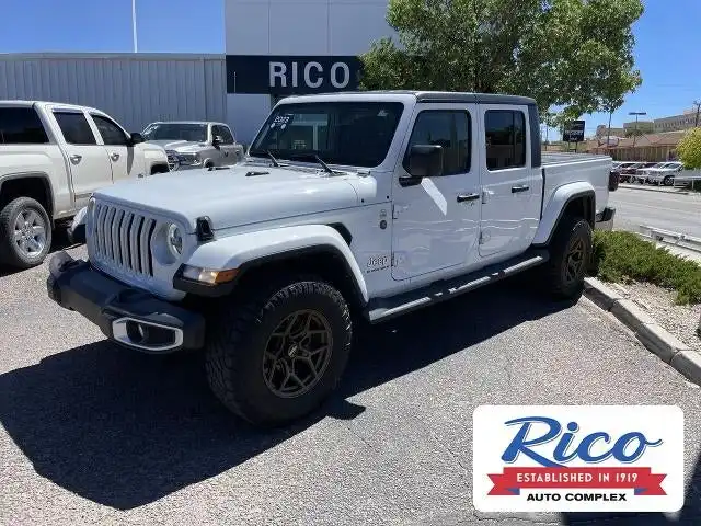 2023 Jeep Gladiator Overland's photo