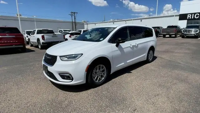 2025 Chrysler Pacifica Select photo 4
