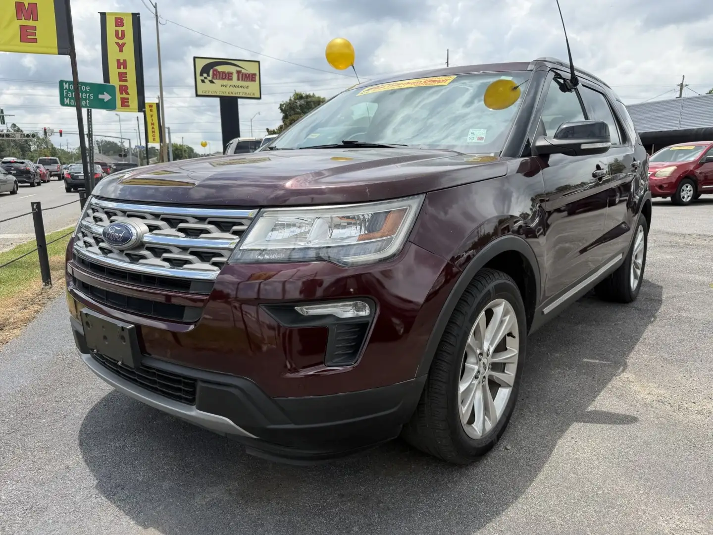 2018 Ford Explorer XLT 4WD photo 1