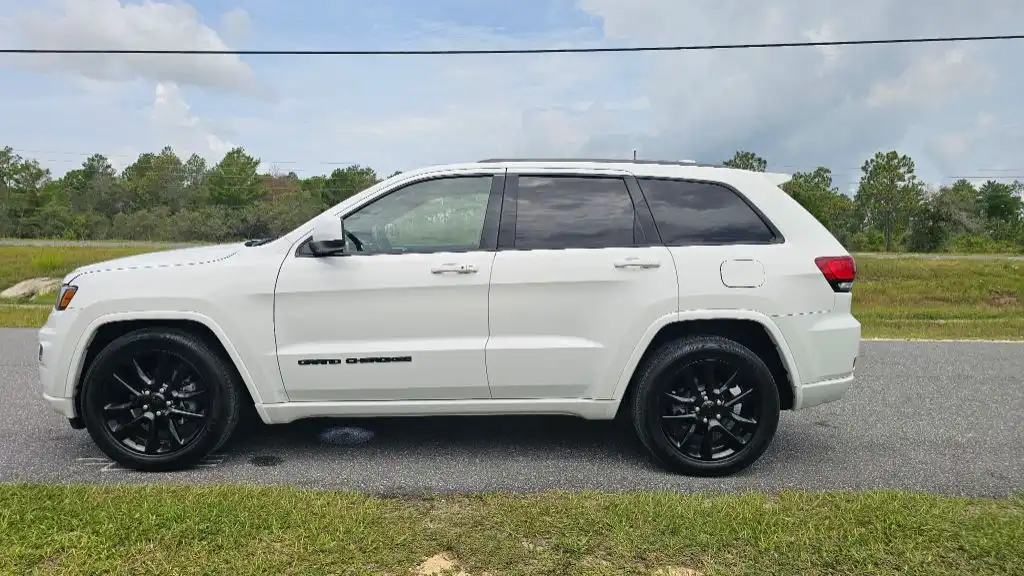 2018 Jeep Grand Cherokee Altitude's photo