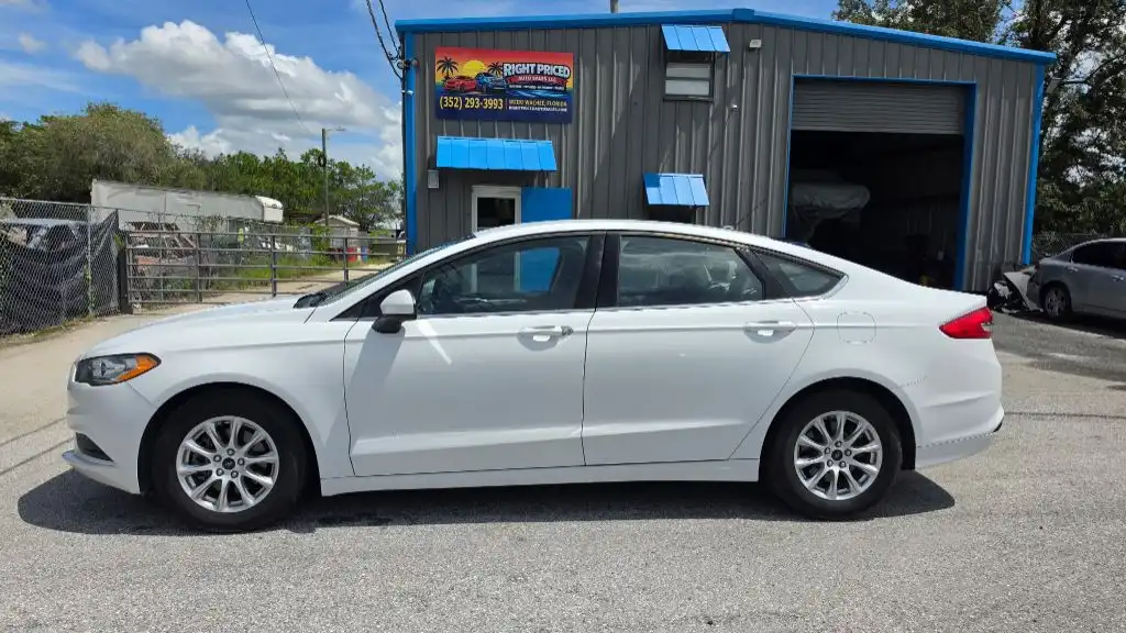 2017 Ford Fusion S FWD's photo