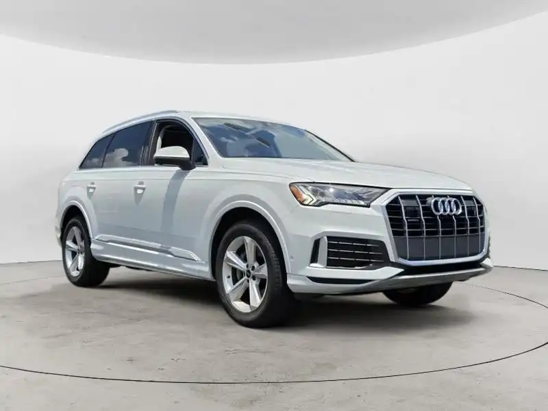 2024 Audi Q7 45 Premium Plus quattro Tiptronic's photo