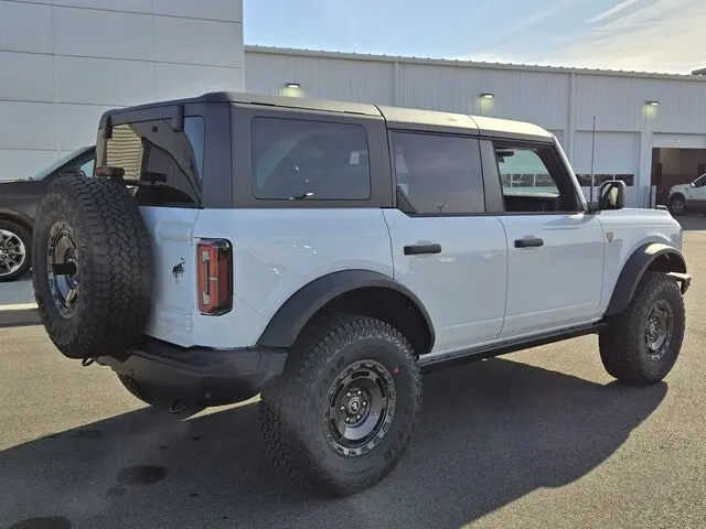 2025 Ford Bronco Badlands 4x4 photo 5