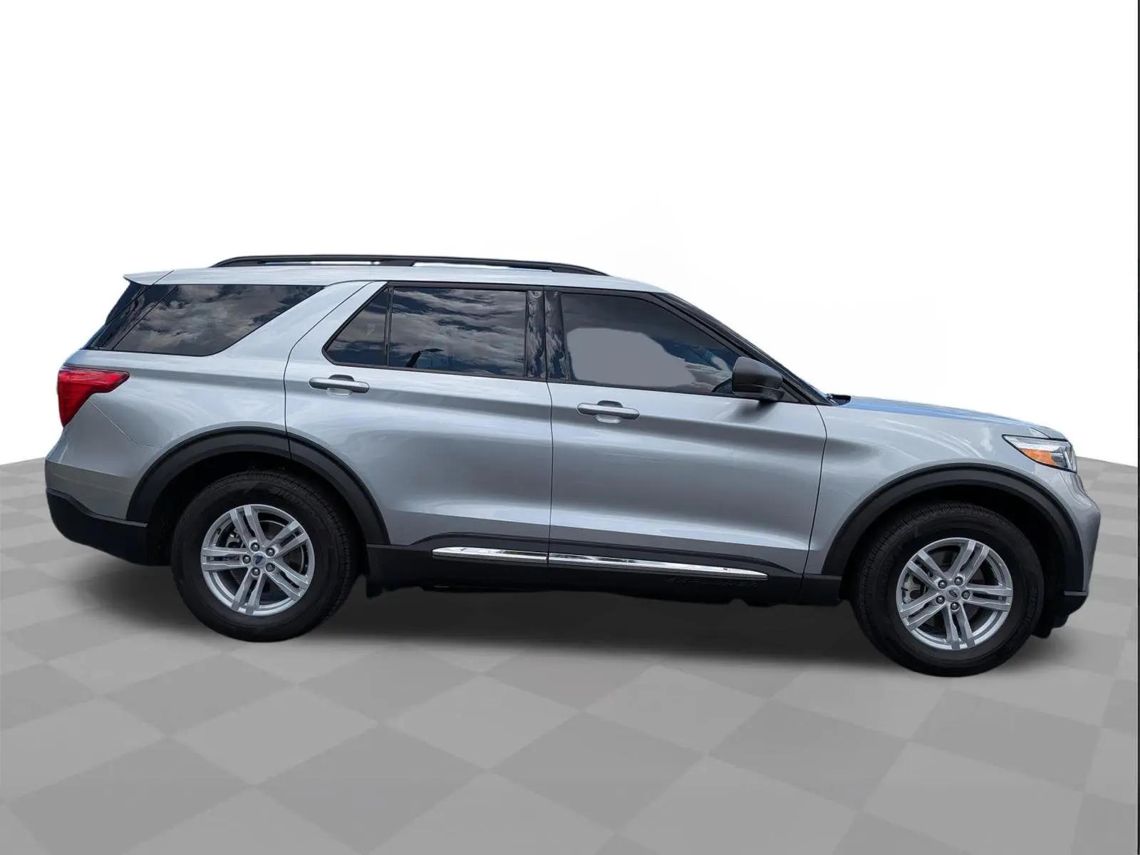 2024 Ford Explorer XLT RWD photo 3