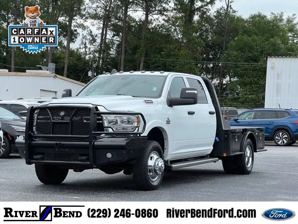 2024 RAM 3500 Tradesman 4X4 Crew Cab's photo