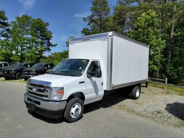 2027 Ford E-Series DRW E-450 Super Duty 176 in WB's photo