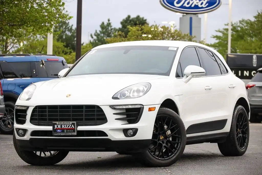 2015 Porsche Macan S's photo