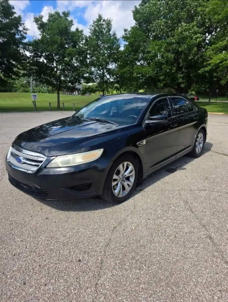 2012 Ford Taurus SEL FWD's photo