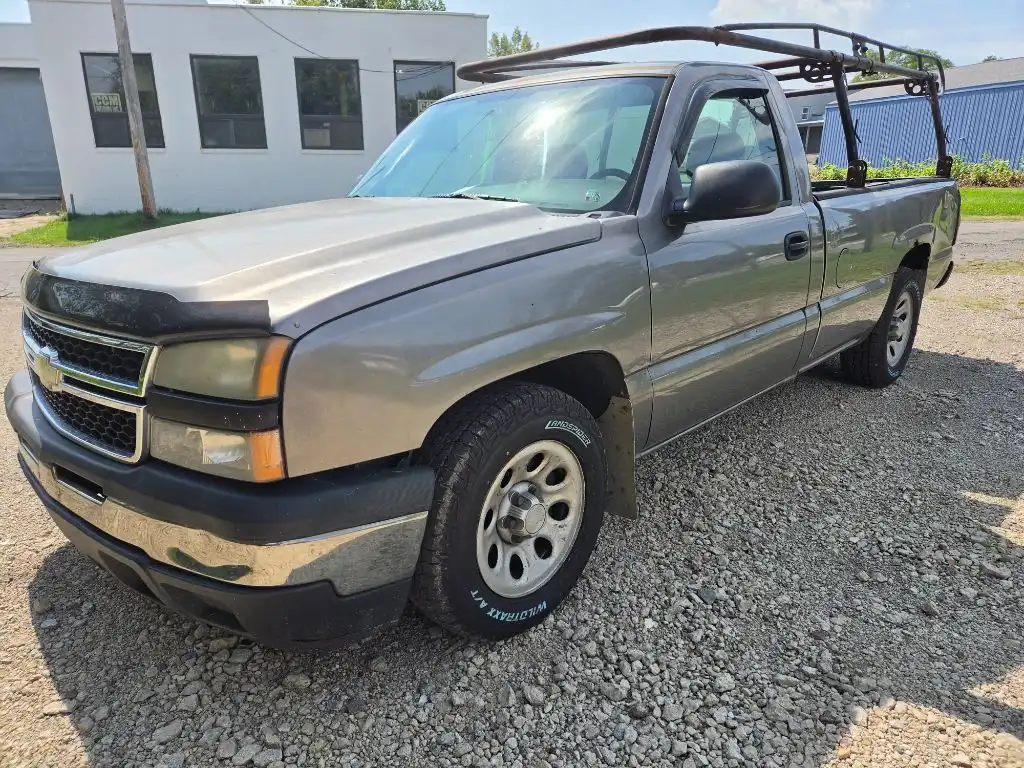 2006 Chevrolet Silverado 1500 Work Truck Regular Cab SWB's photo