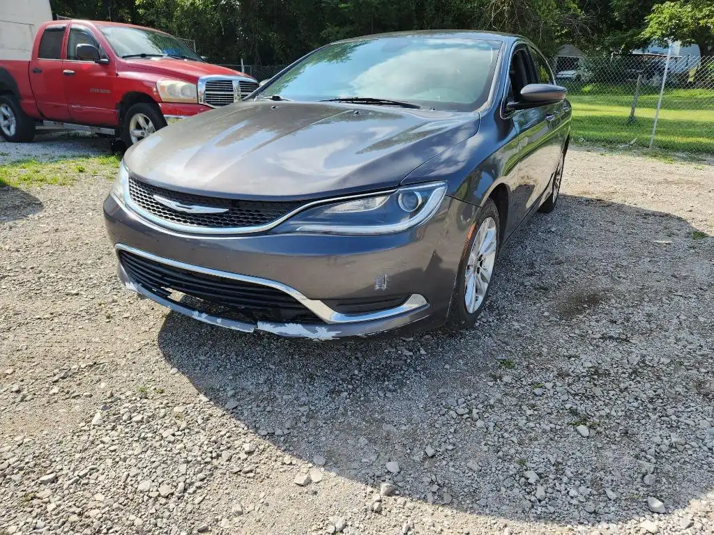 2015 Chrysler 200 Limited's photo