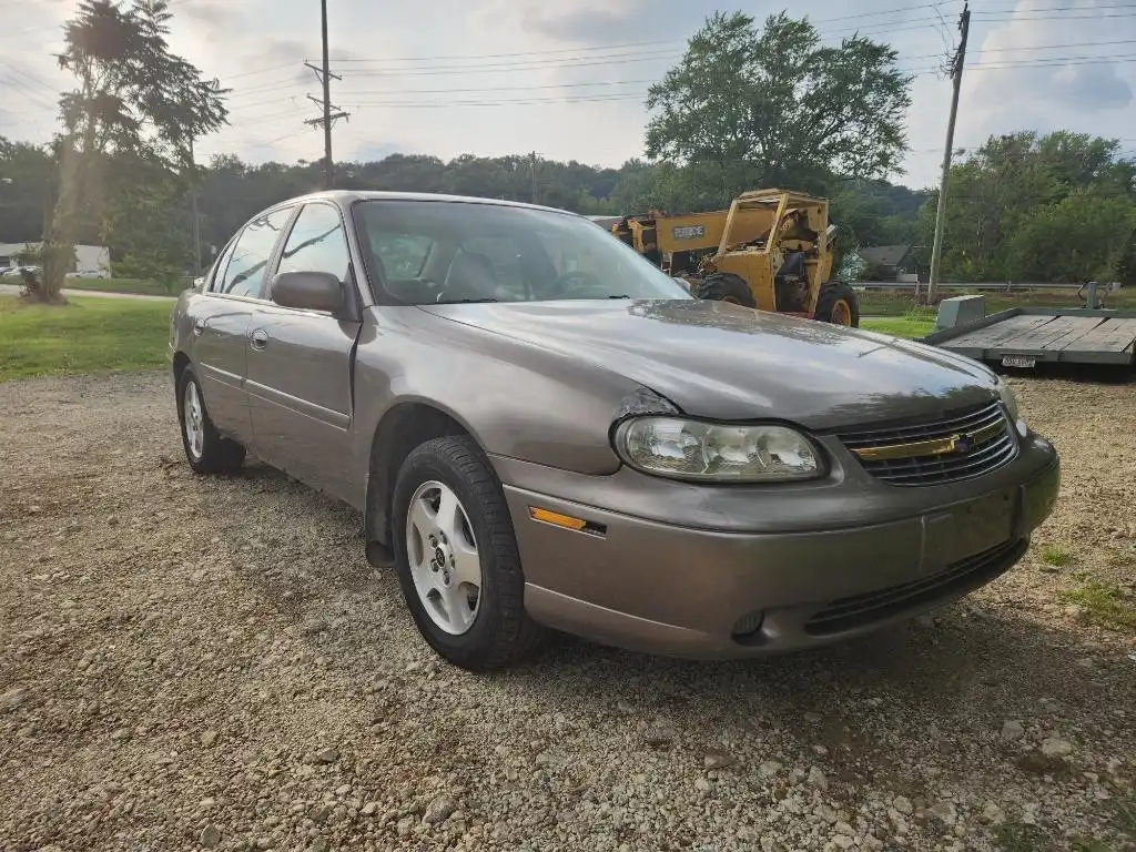2002 Chevrolet Malibu LS's photo