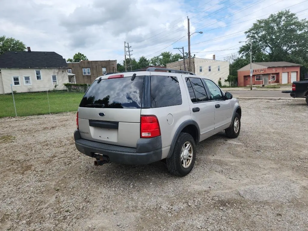 2003 Ford Explorer XLS photo 4