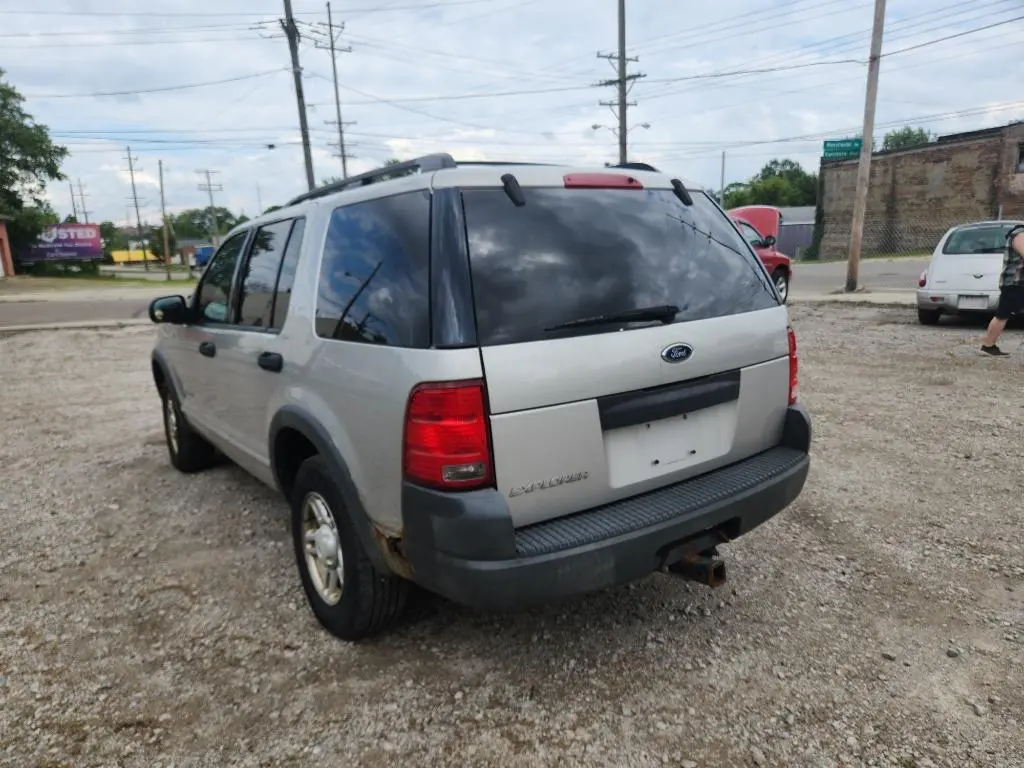 2003 Ford Explorer XLS photo 3