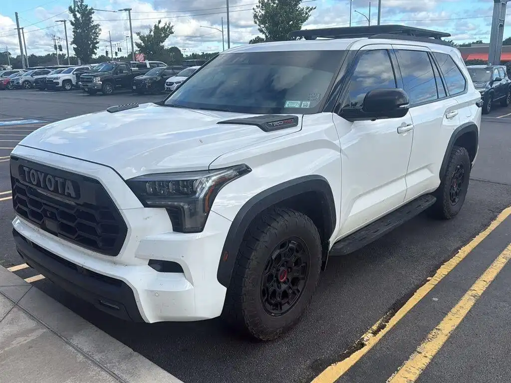 2023 Toyota Sequoia TRD Pro 4WD i-FORCE MAX Hybrid's photo