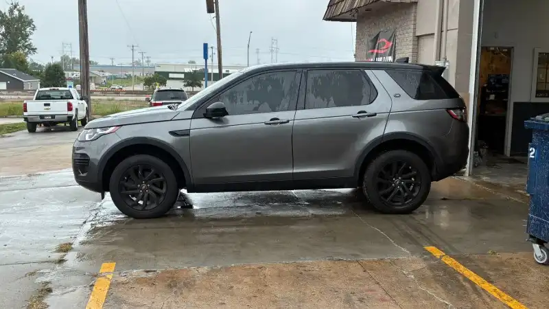 2017 Land Rover Discovery Sport 2.0 SE's photo