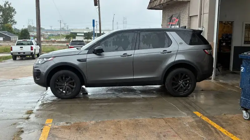 2017 Land Rover Discovery Sport 2.0 SE's photo