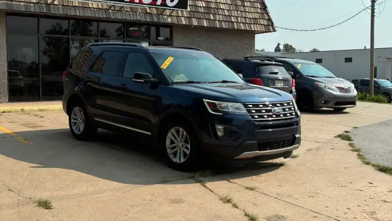 2016 Ford Explorer XLT FWD's photo