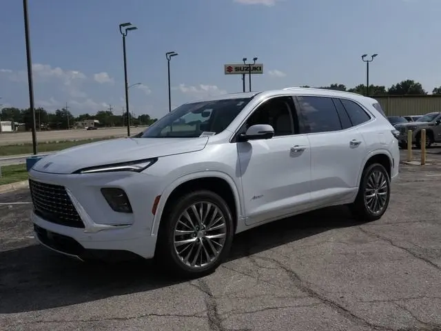 2026 Buick Enclave Avenir AWD photo 3