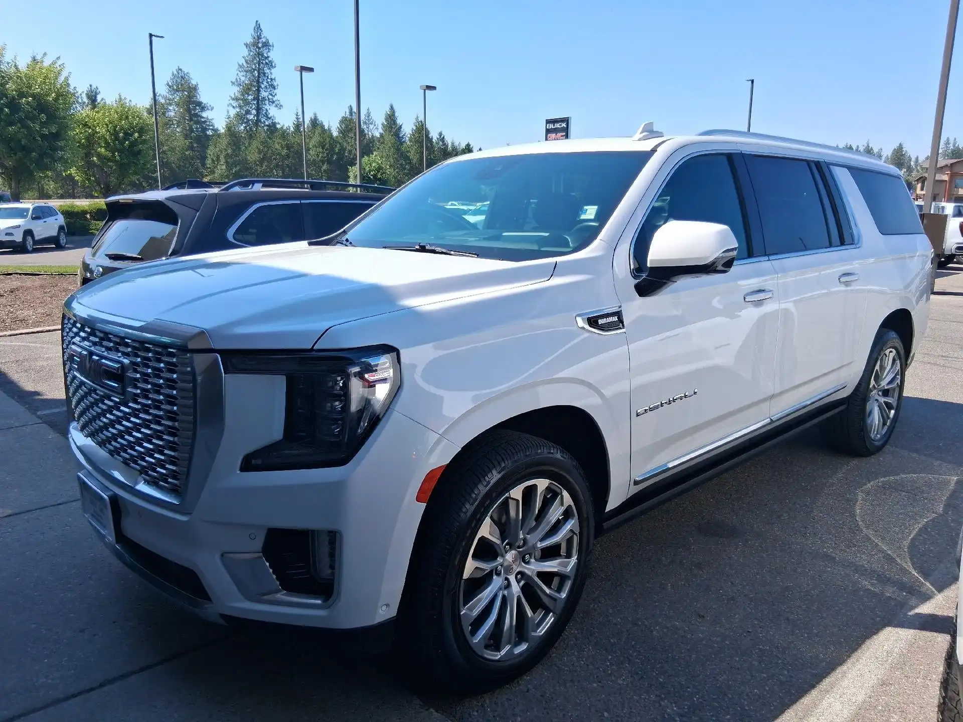 2023 GMC Yukon Denali AWD's photo