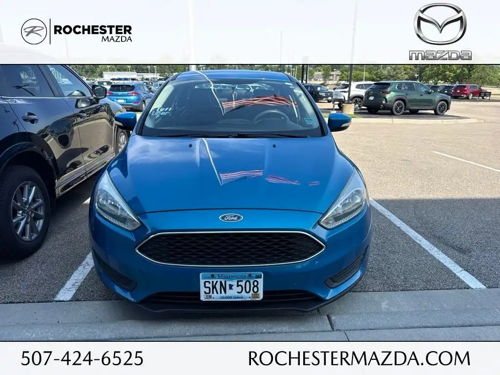2015 Ford Focus Sedan SE's photo