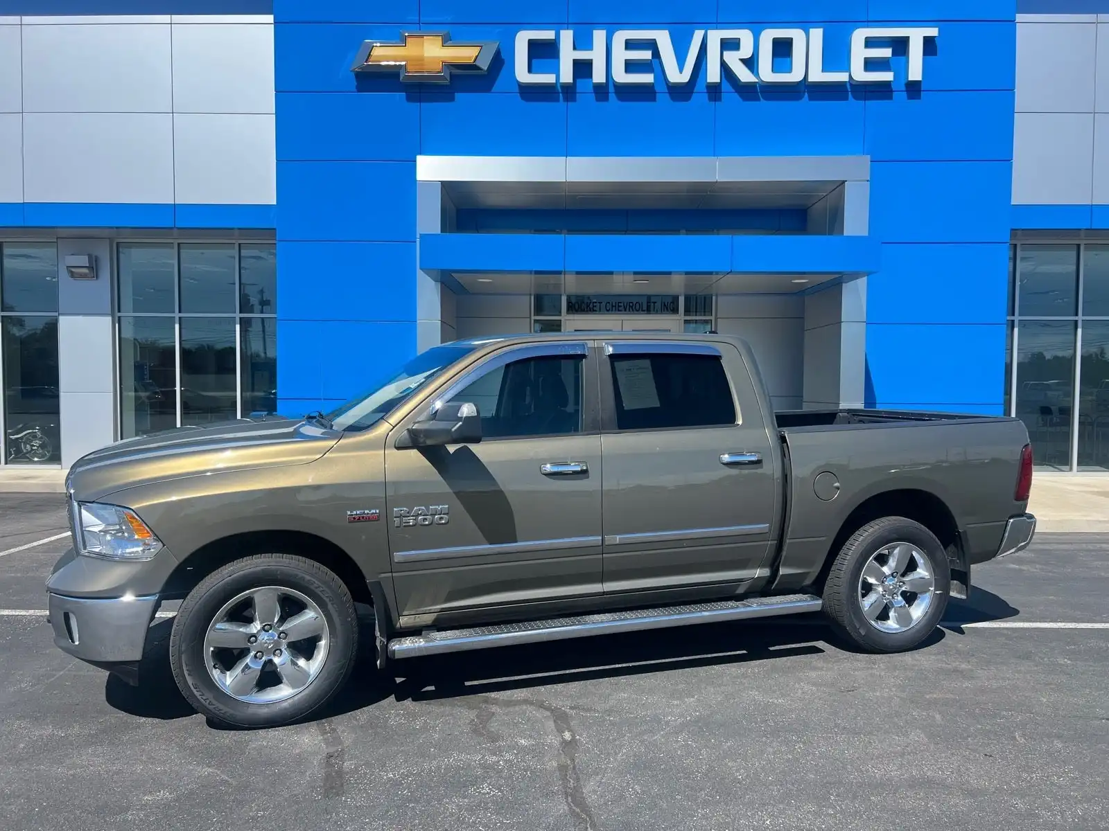 2013 RAM 1500 SLT 4x4 Crew Cab's photo