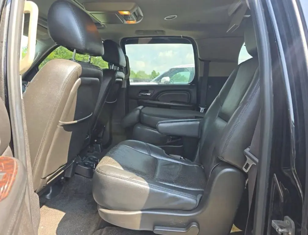 2012 GMC Yukon Denali AWD photo 3