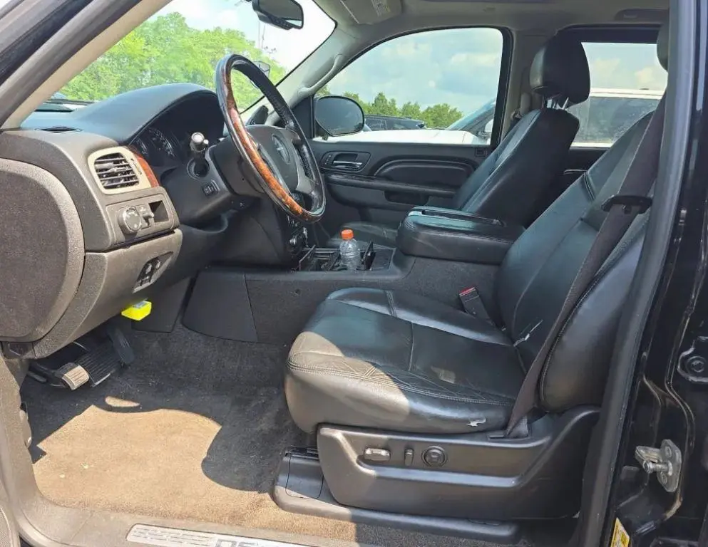 2012 GMC Yukon Denali AWD photo 4