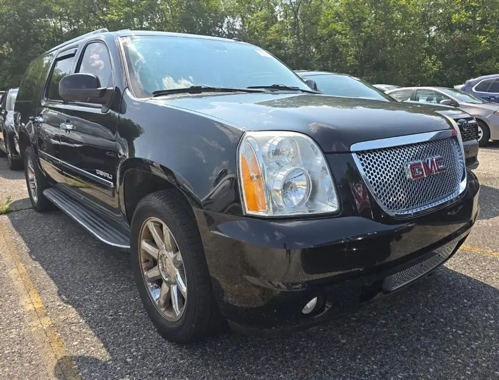 2012 GMC Yukon Denali AWD photo 5