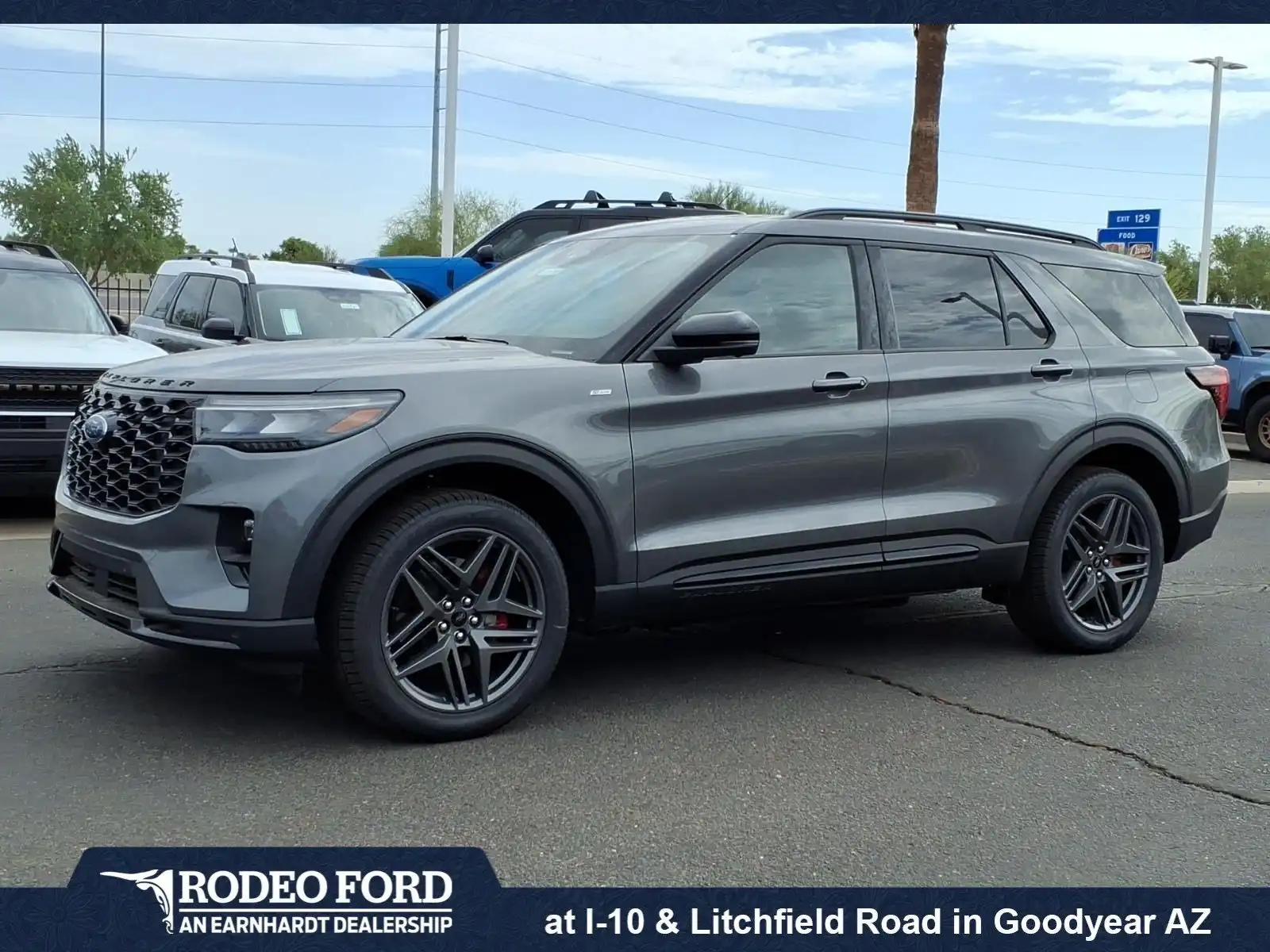 2026 Ford Explorer ST-LINE 4WD's photo