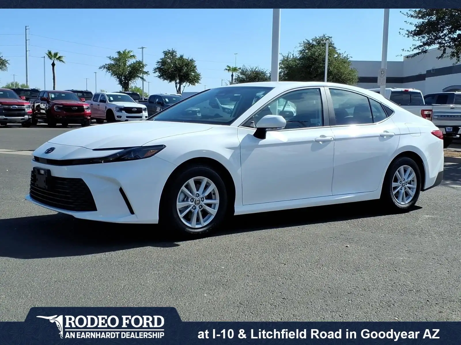 2026 Toyota Camry LE Hybrid's photo