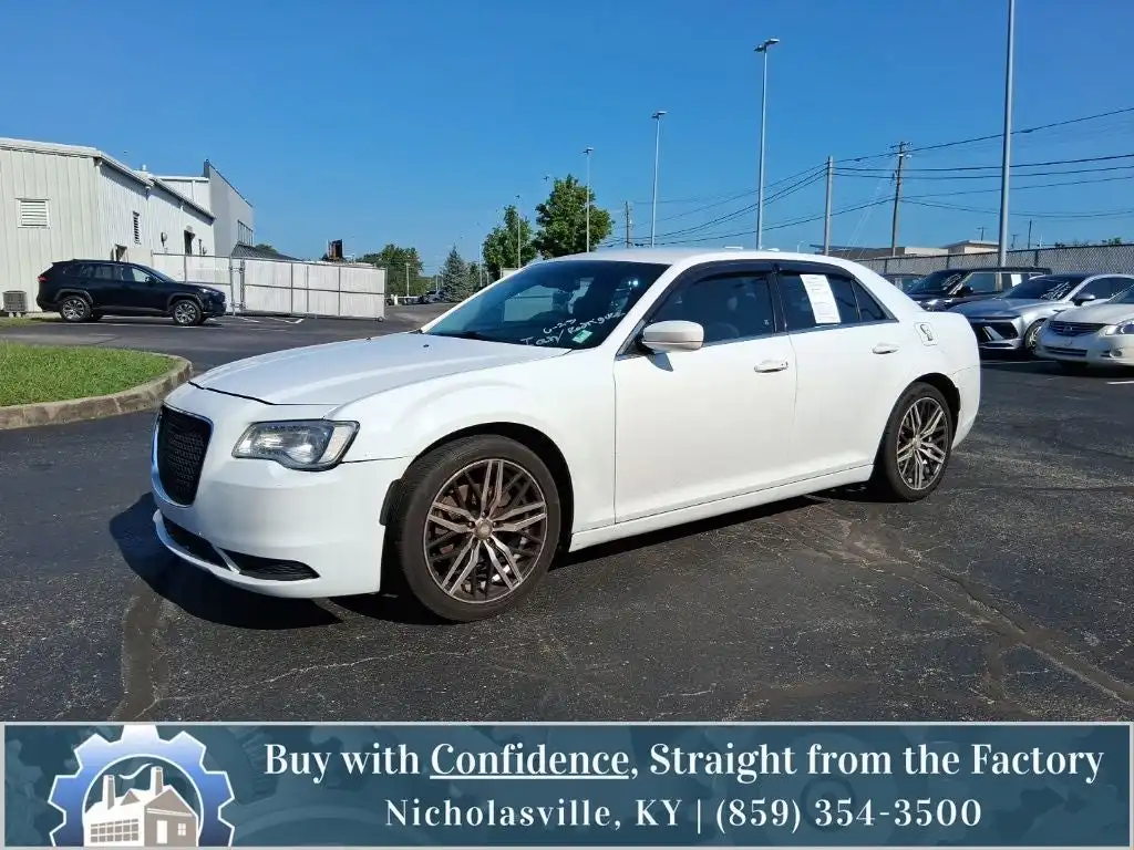 2015 Chrysler 300 Limited V6's photo