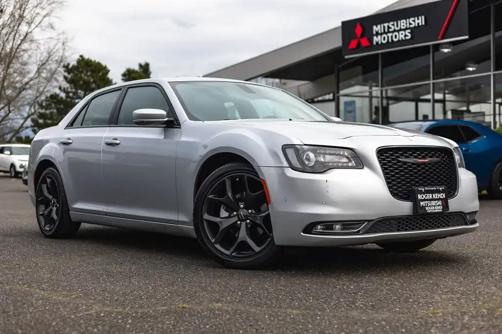2023 Chrysler 300 S's photo