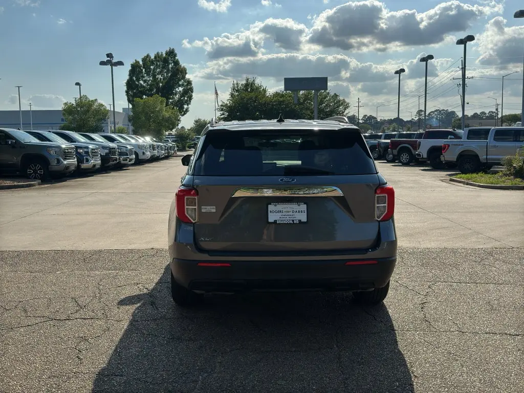 2021 Ford Explorer XLT RWD photo 5