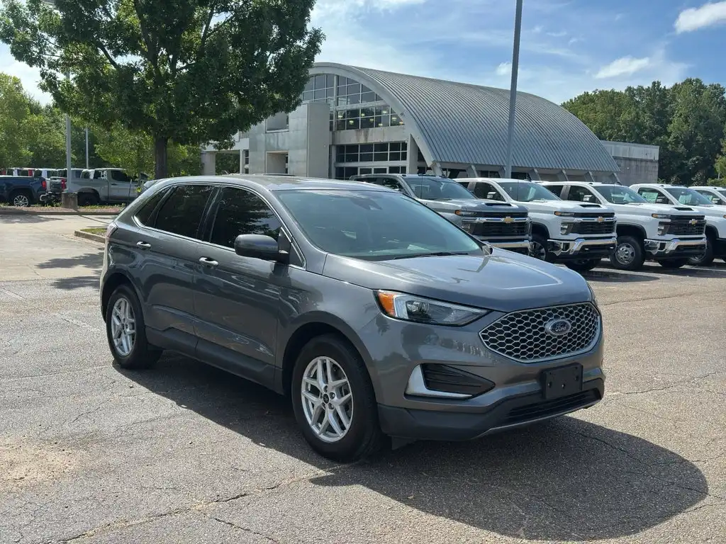 2024 Ford Edge SEL AWD's photo