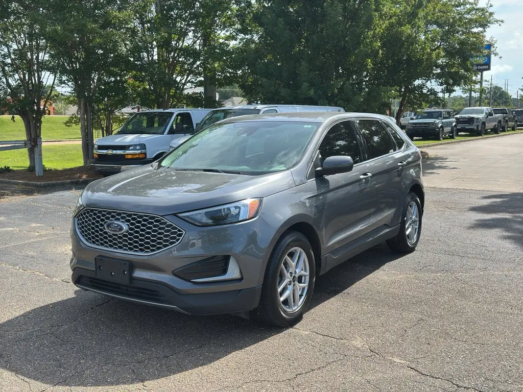 2024 Ford Edge SEL AWD photo 3