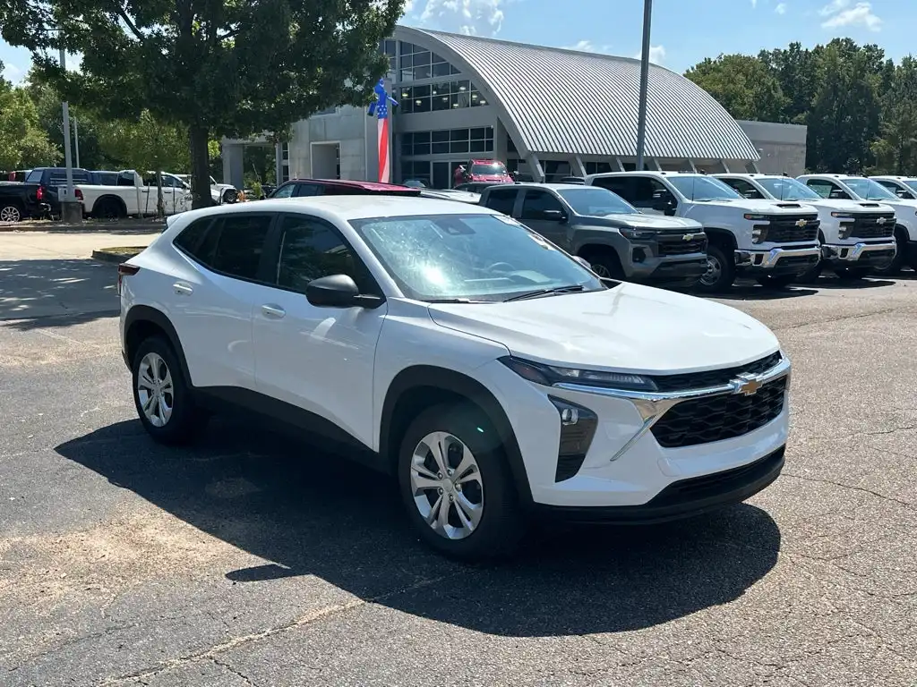 2026 Chevrolet Trax LS's photo