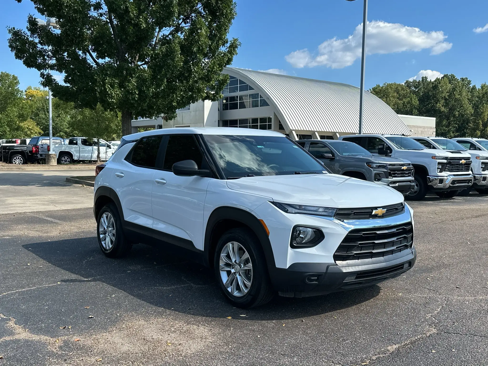 2023 Chevrolet Trailblazer LS photo 1
