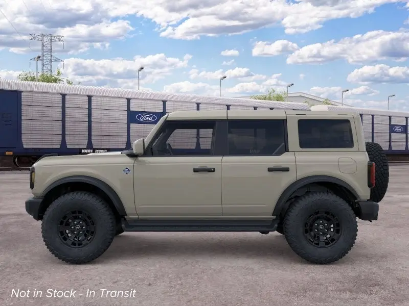 2026 Ford Bronco Outer Banks 4WD photo 3