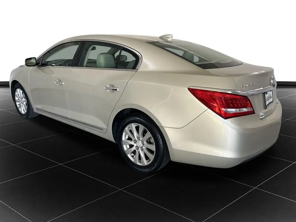 2015 Buick LaCrosse Base photo 3