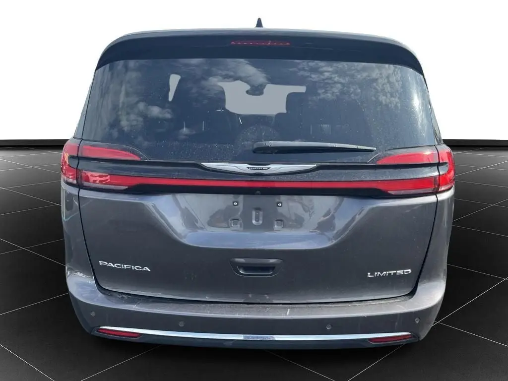 2023 Chrysler Pacifica Limited photo 4