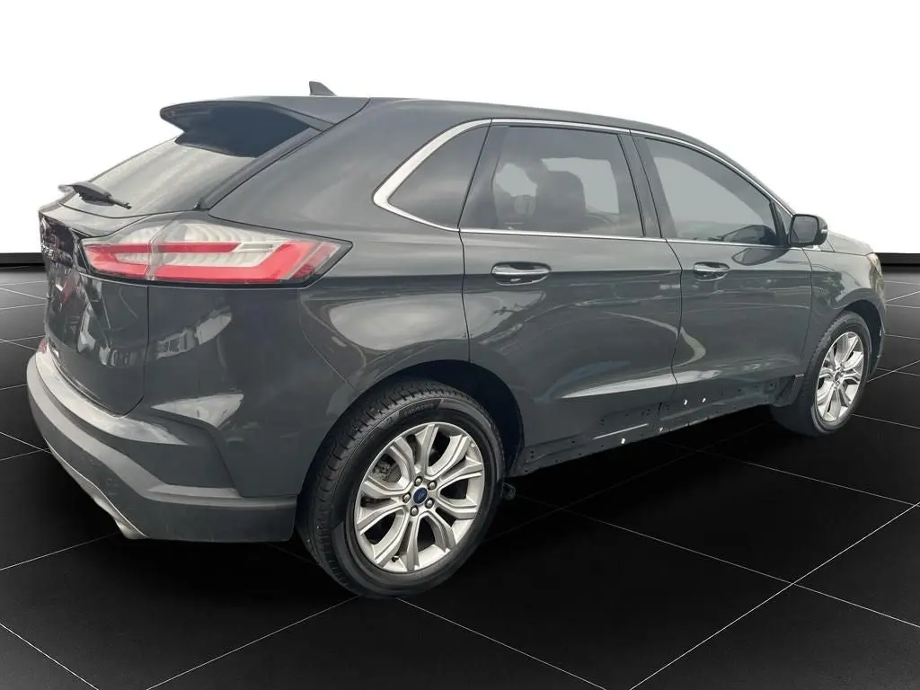 2021 Ford Edge Titanium photo 5