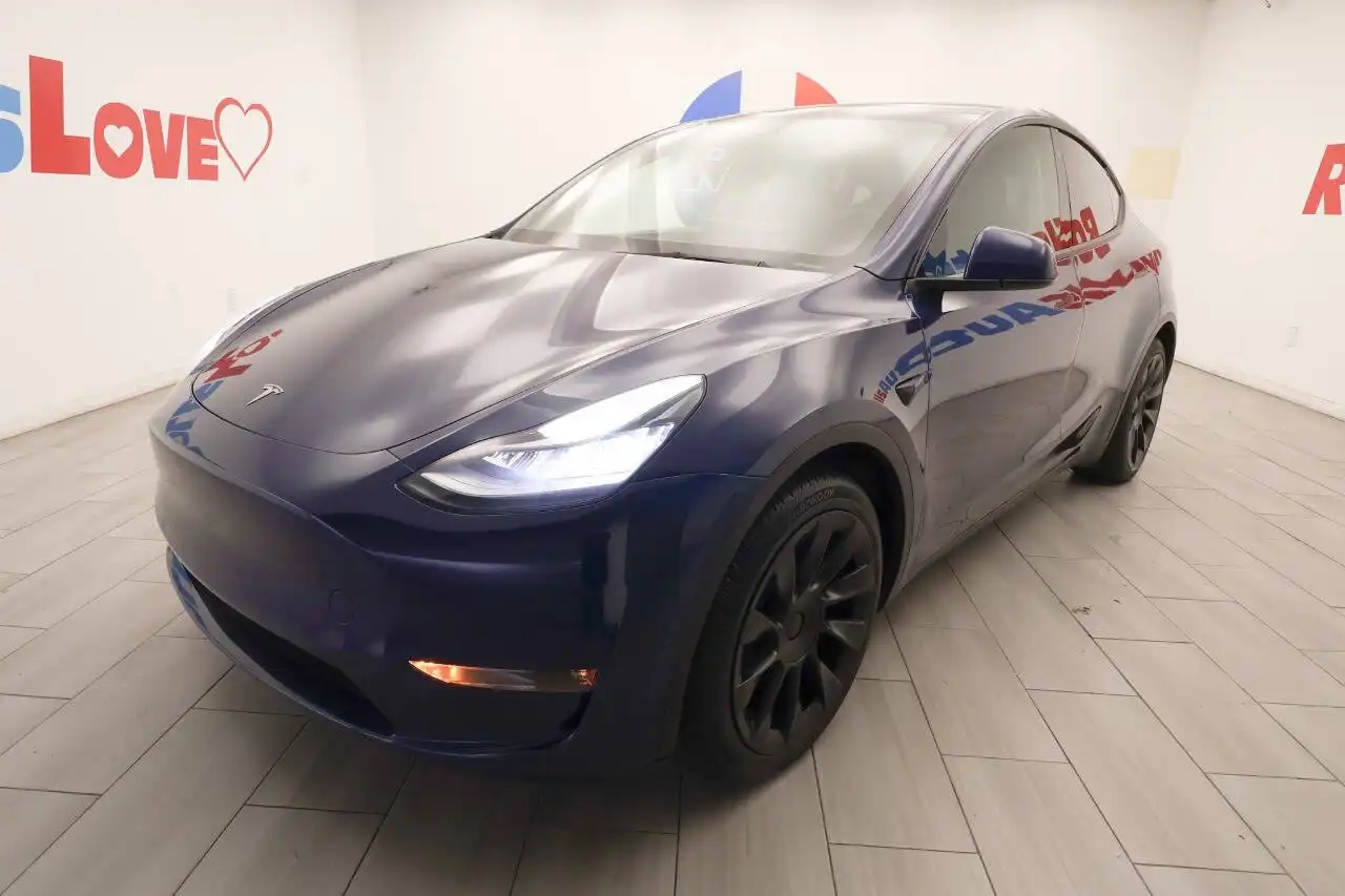 2022 Tesla Model Y Long Range Dual Motor All-Wheel Drive's photo