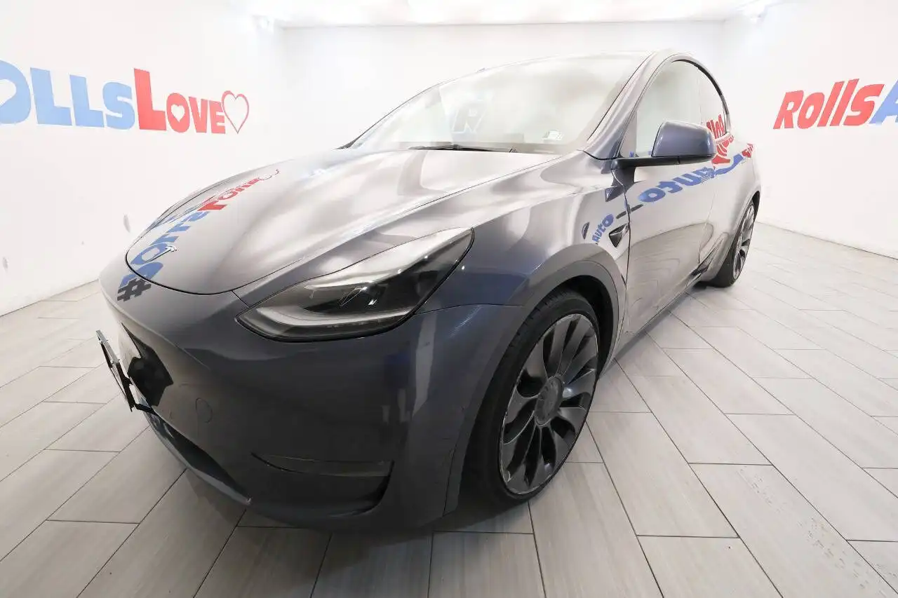 2022 Tesla Model Y Performance Dual Motor All-Wheel Drive's photo